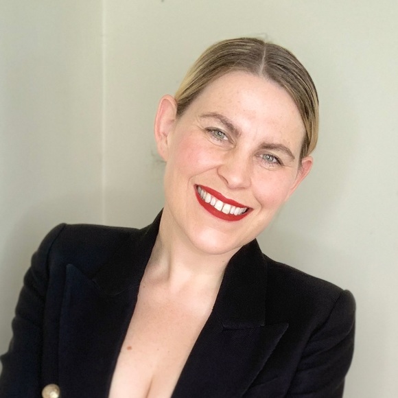 Meet your Posher, Nicole - Picture 1 of 1